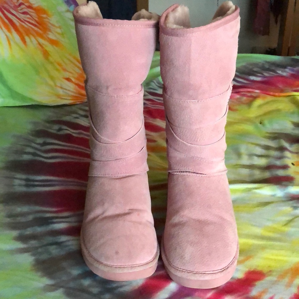 Light pink winter boots.